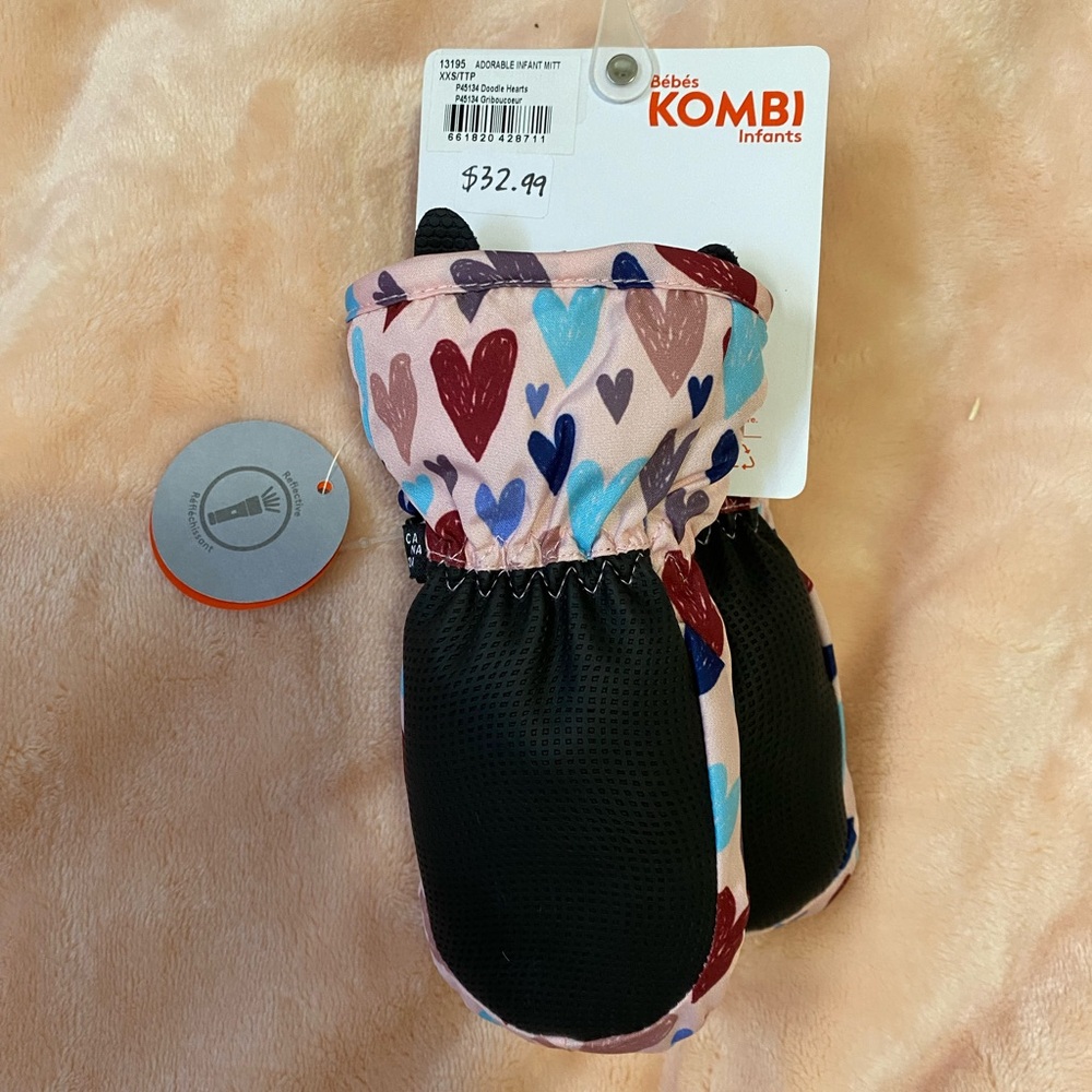 Kombi Infant Heart Mittens - Picture 2 of 3